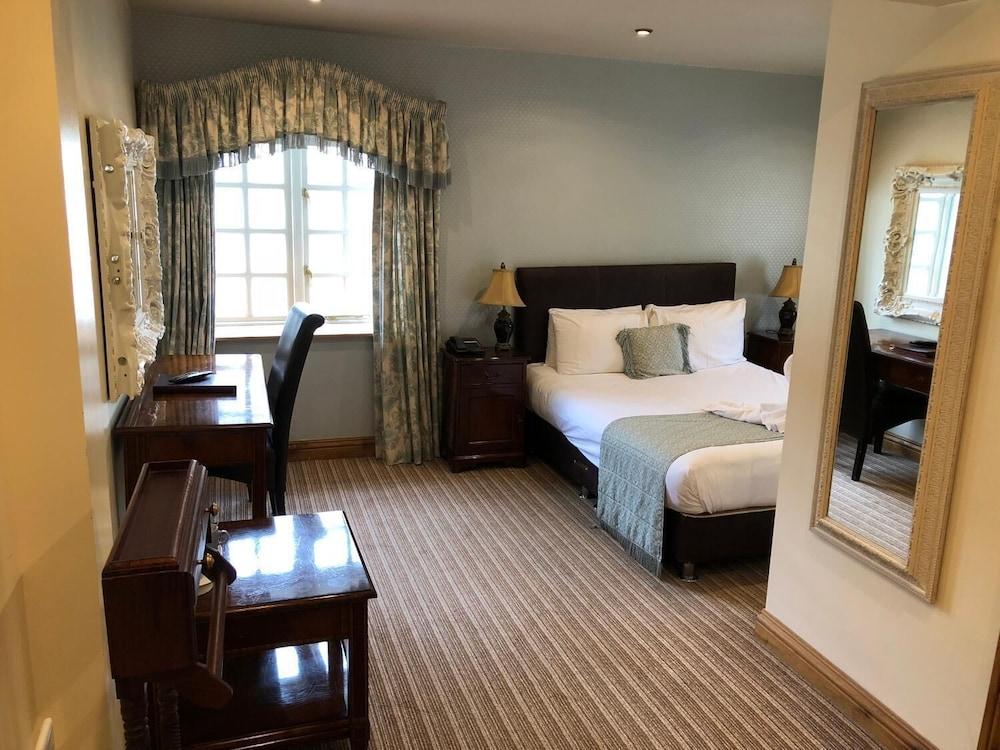 The George Stansted Airport 3*