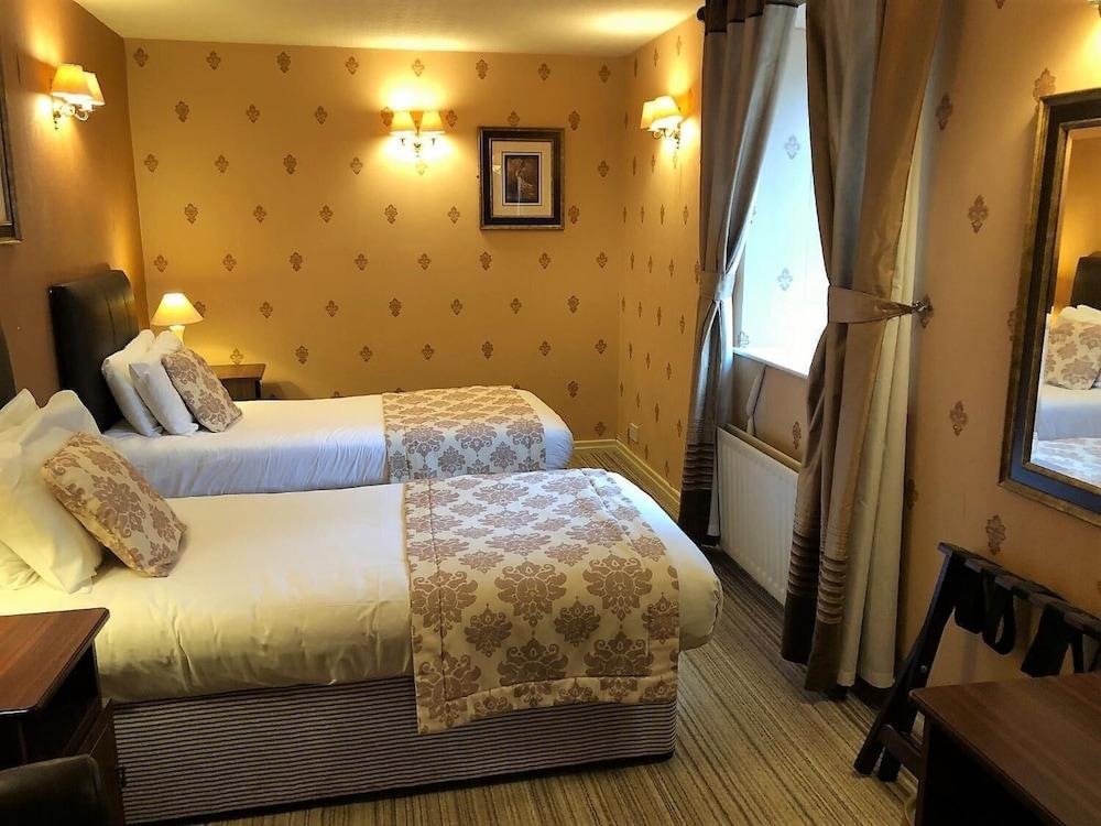 The George Stansted Airport 3*